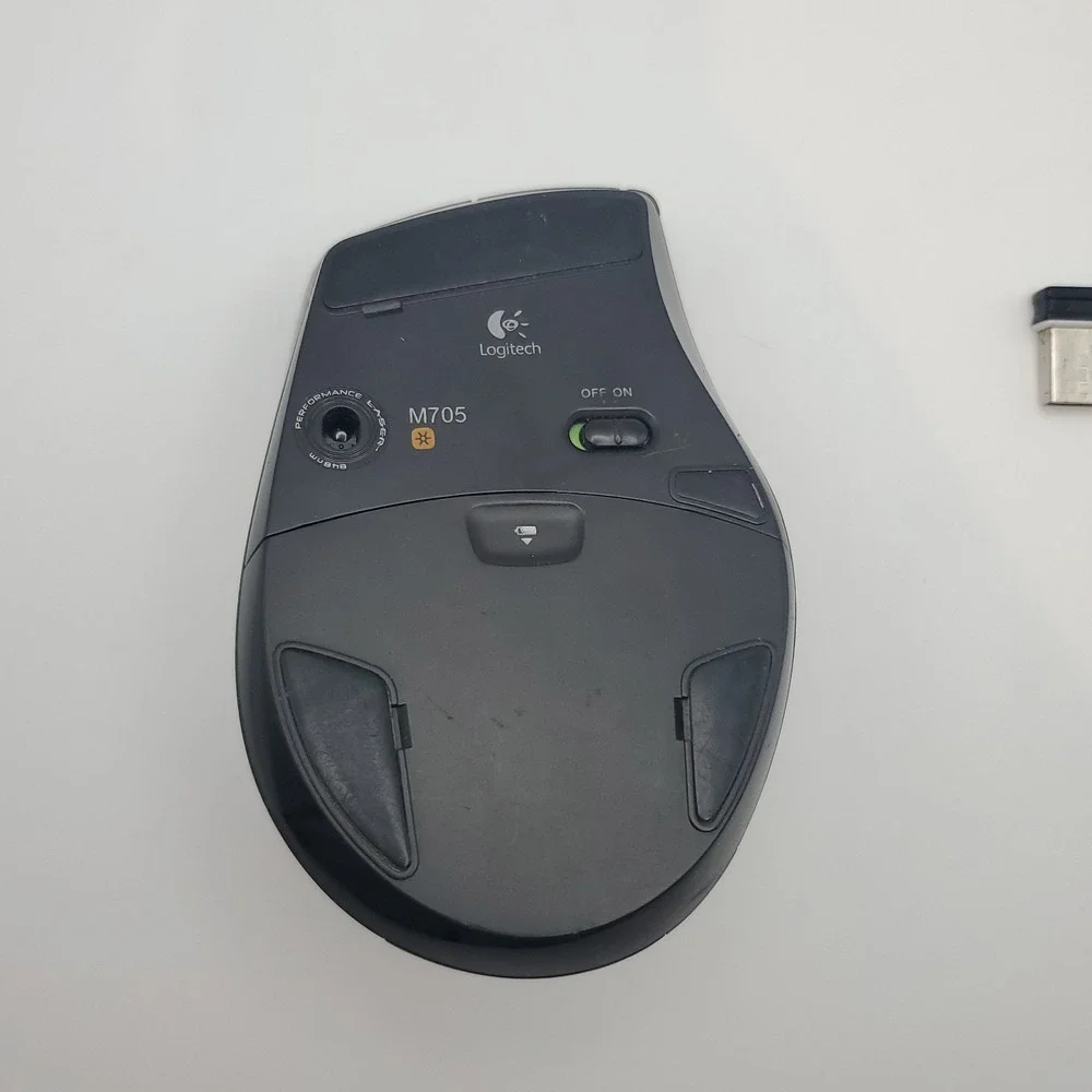 Logitech M705 Wireless Laser Mouse & USB Receiver -‎ WORKING